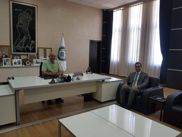 HAYATİ KARAASLAN BAŞKAN MEHMET MÜHSÜRLER’E VEDA ZİYARETİNDE BULUNDU.